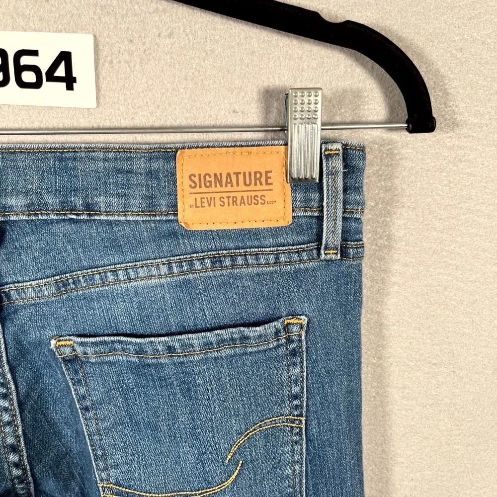 Signature By Levi Strauss & Co. Jeans Womens 32W Blue Denim Mid Rise Bootcut Leg
